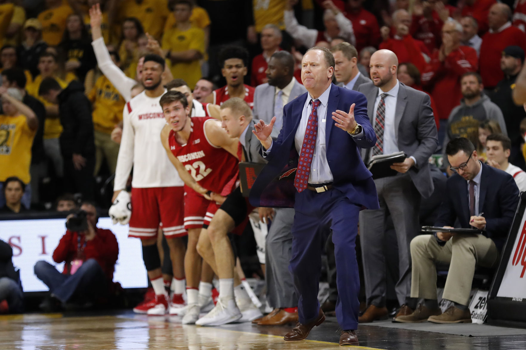 Badgers 72, Hawkeyes 66